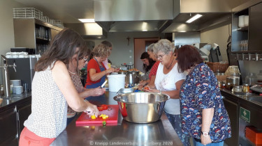 LV Kneipp Vorarlberg Hol Dir Den Sommer Ins Glas Biohof Lingenhel Doren 6